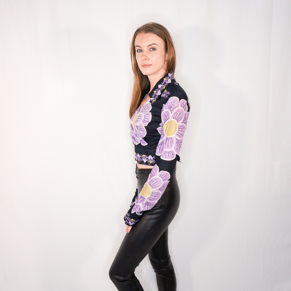 VINTAGE 70s Floral Wrap Top Black Purple S M L - Picture 5 of 7